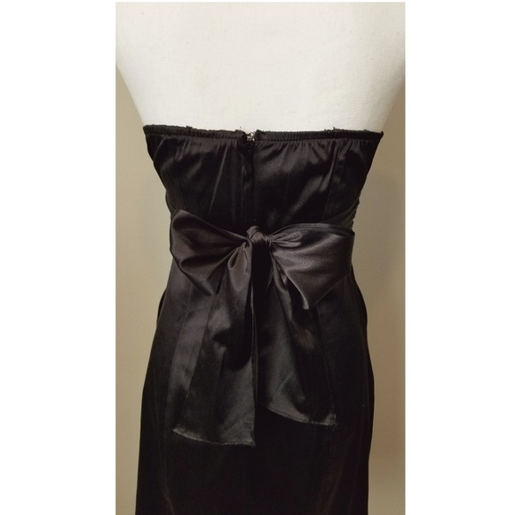 Black Strapless Dress with Pockets - Picture 5 of 7